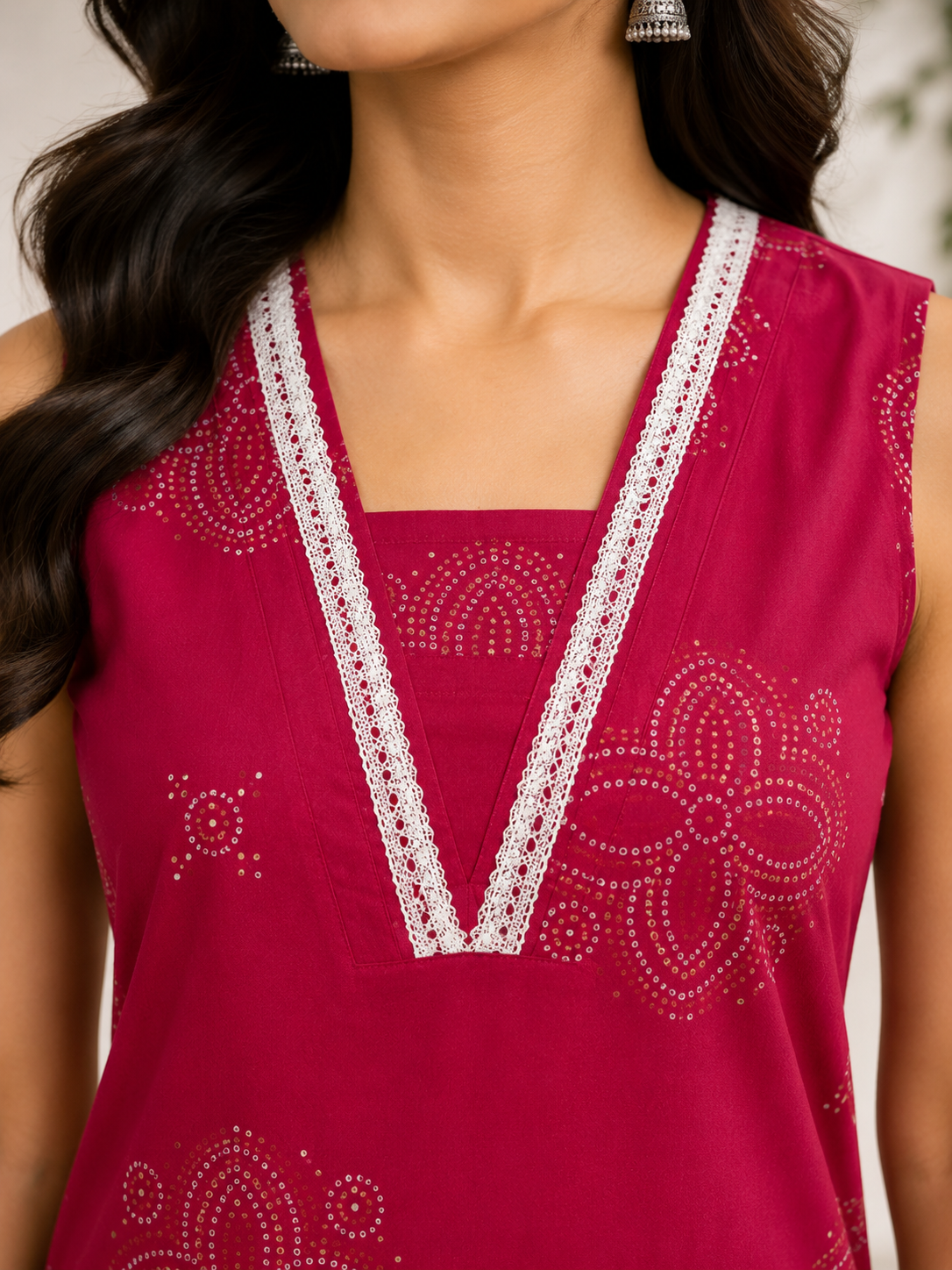 Women's Magenta Cotton Printed Straight Kurti with V-Neck | Sleeveless Casual Ethnic Kurta